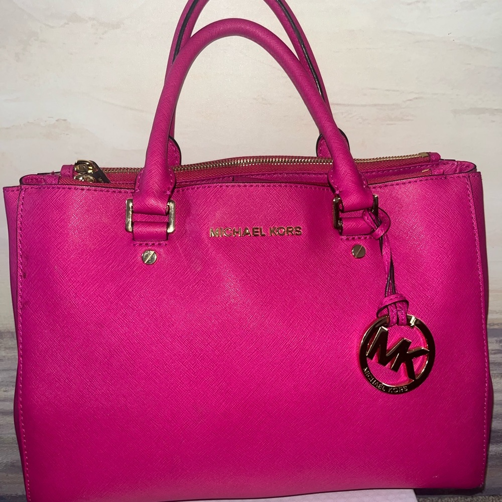 Michael Kors Hot Pink Purse 🩷